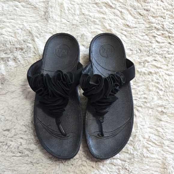 Fitflop Black Floral thong Sandals - Picture 1 of 11